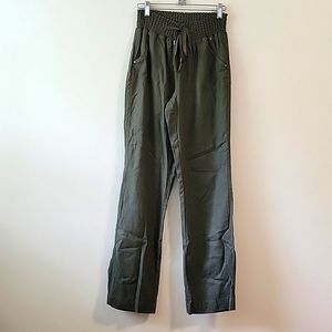 Green Ci Sono linen pants